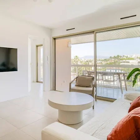 Pool, Sea & Absolute Comfort